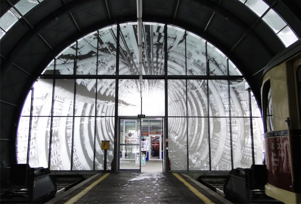 Gestaltung einer Glasfläche aus dem Buxbaum-Projektarchiv